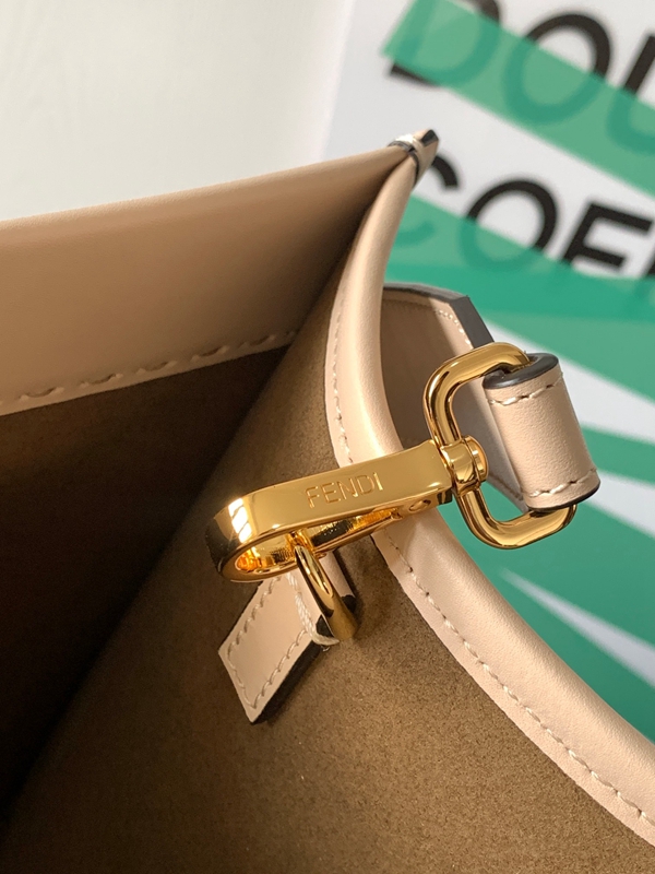 スーパーコピーブランドバッグ角部分ディテール